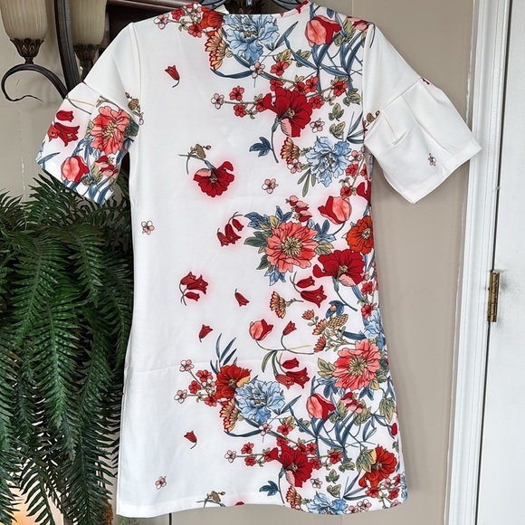 Brand New ABS Collection White Shift Dress Short Sleeved V-Neck Oriental Floral - Picture 11 of 15